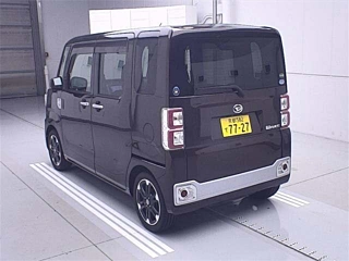 DAIHATSU WAKE 2015