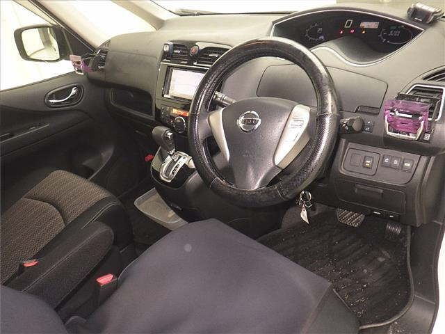 NISSAN SERENA 2014