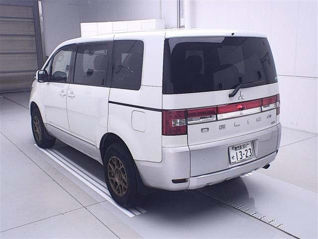 MITSUBISHI DELICA D5 2017