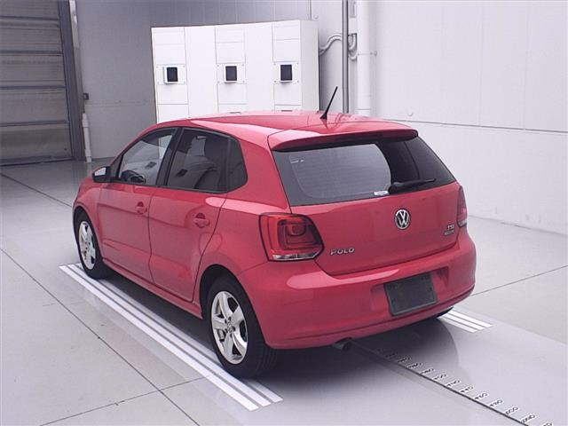 VOLKSWAGEN POLO 2013