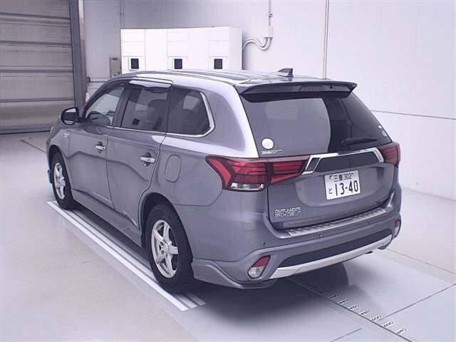 MITSUBISHI OUTLANDER PHEV 2015