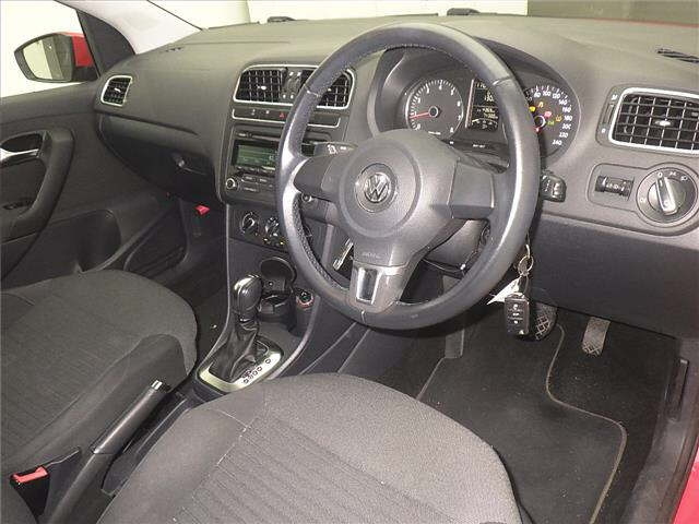 VOLKSWAGEN POLO 2013