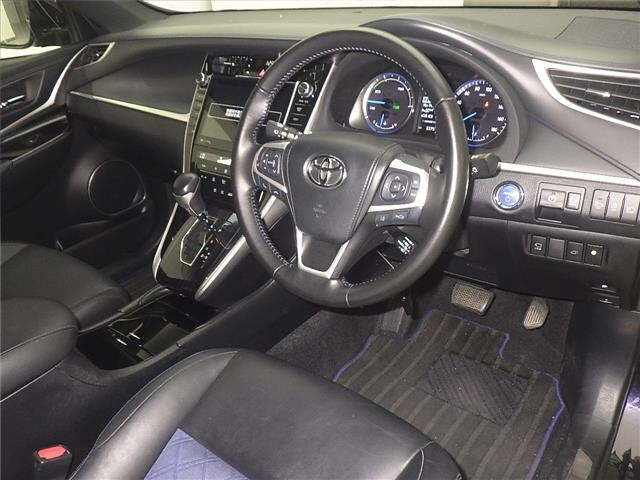 TOYOTA HARRIER 2019