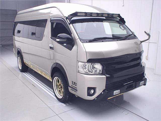 TOYOTA HIACE 2017