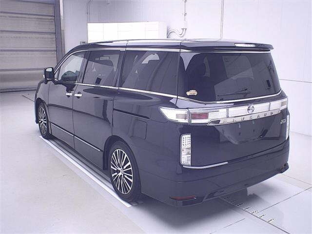 NISSAN ELGRAND 2022