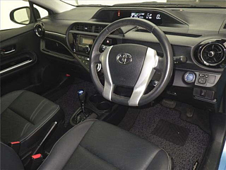 TOYOTA AQUA 2015