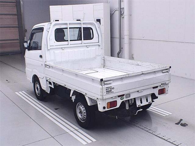 NISSAN CLIPPER TRUCK 2015