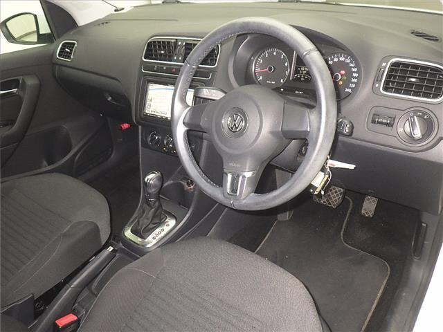 VOLKSWAGEN POLO 2012