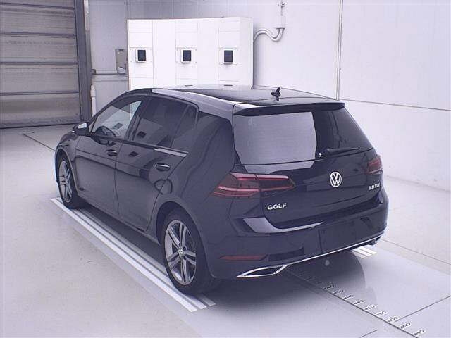 VOLKSWAGEN GOLF 2020