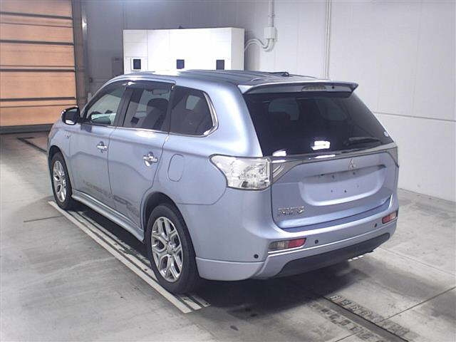 MITSUBISHI OUTLANDER PHEV 2013