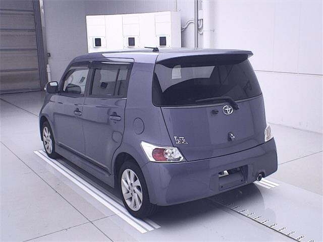 TOYOTA BB 2011