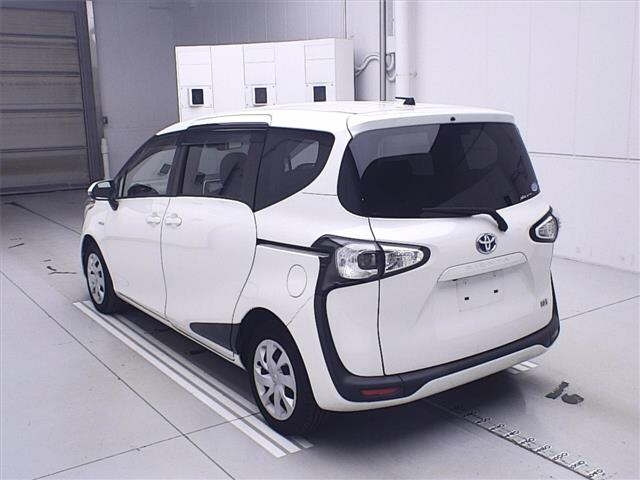 TOYOTA SIENTA 2016