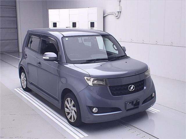 TOYOTA BB 2011