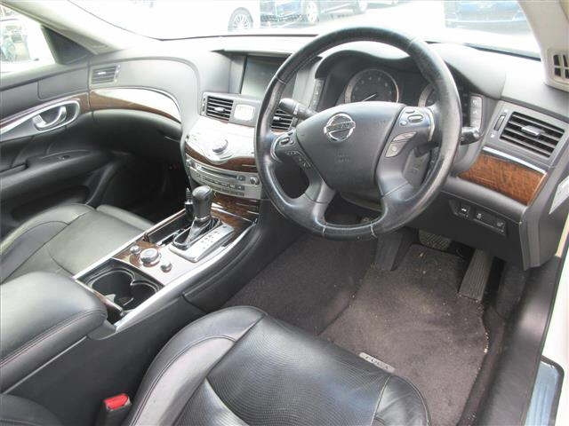 NISSAN FUGA 2013