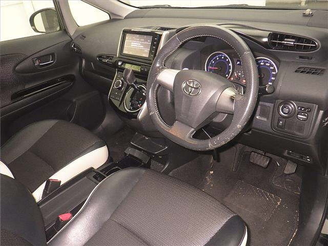 TOYOTA WISH 2014
