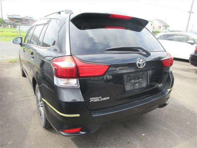 TOYOTA COROLLA FIELDER 2015