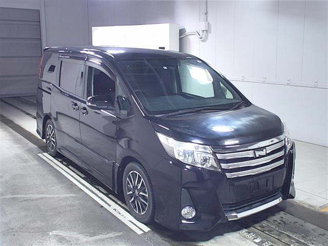 TOYOTA NOAH 2016