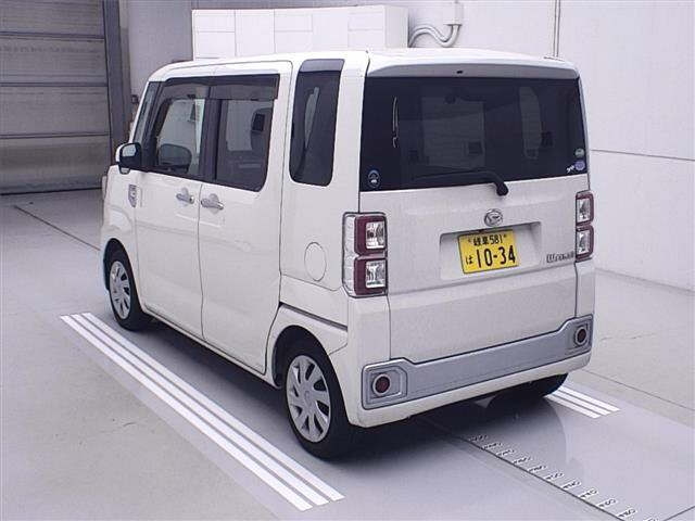 DAIHATSU WAKE 2015