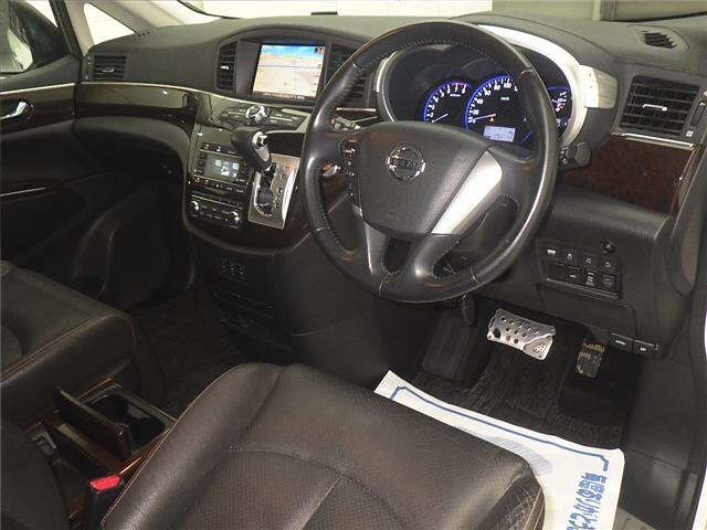 NISSAN ELGRAND 2010