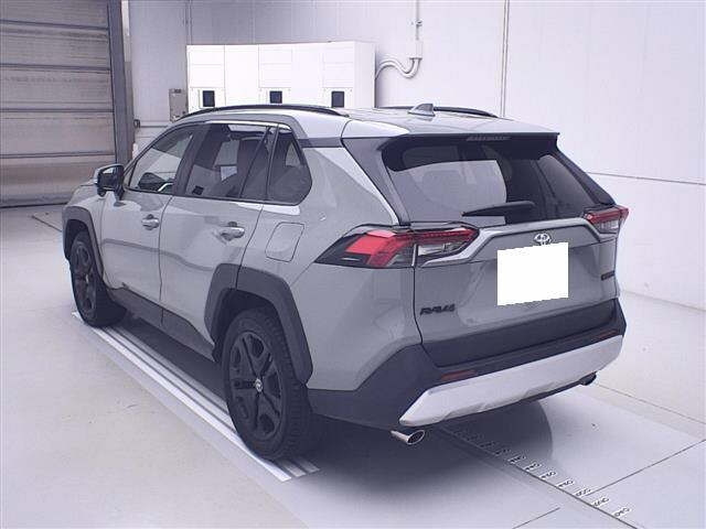 TOYOTA RAV4 2025