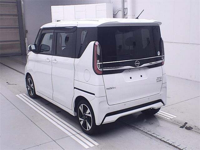 NISSAN ROOX 2023