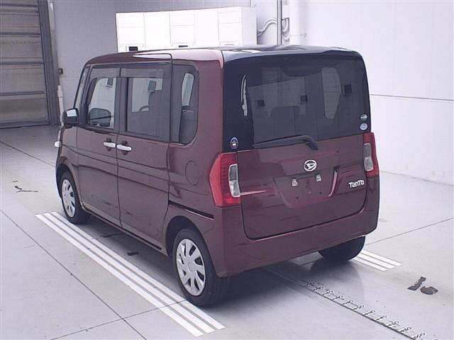 DAIHATSU TANTO 2016