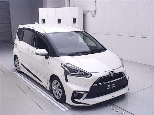TOYOTA SIENTA 2016