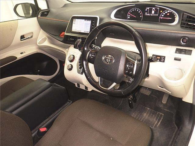 TOYOTA SIENTA 2016