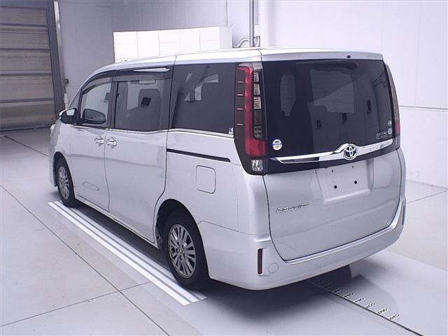 TOYOTA ESQUIRE 2014