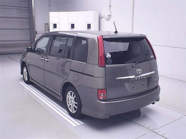 TOYOTA ISIS 2010