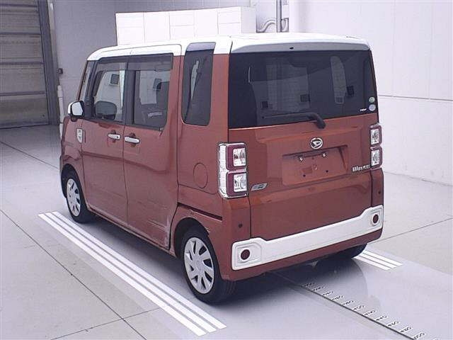 DAIHATSU WAKE 2014