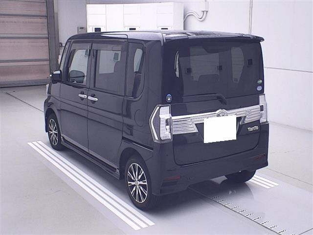DAIHATSU TANTO 2016