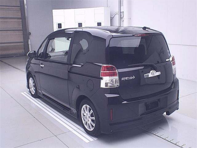 TOYOTA SPADE 2016