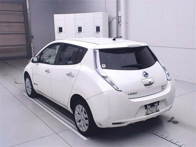 NISSAN LEAF 2013