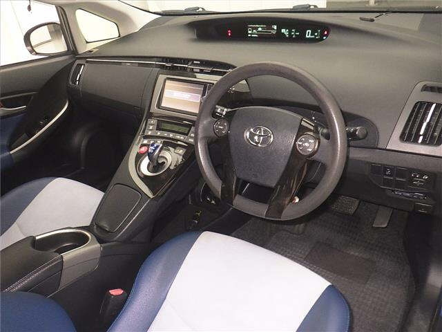 TOYOTA PRIUS 2014