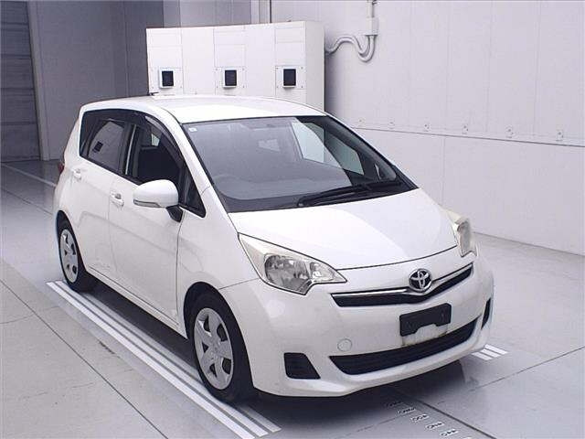 TOYOTA RACTIS 2011