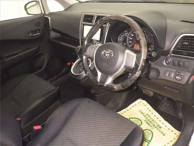 TOYOTA RACTIS 2011