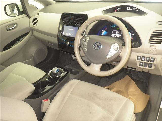 NISSAN LEAF 2012