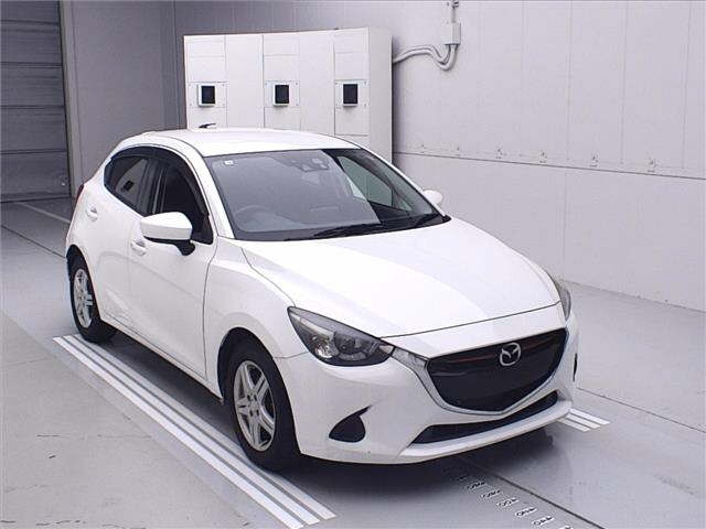 MAZDA DEMIO 2016