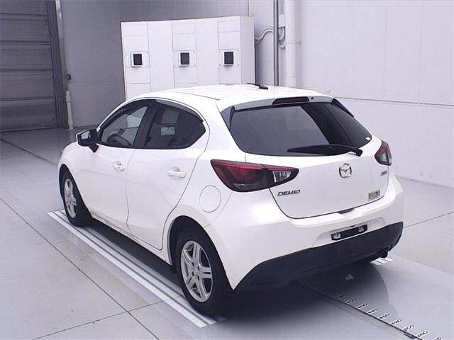 MAZDA DEMIO 2016