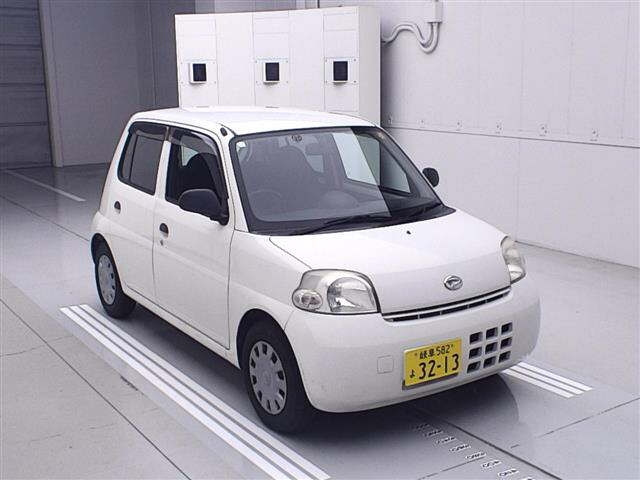 DAIHATSU ESSE 2011