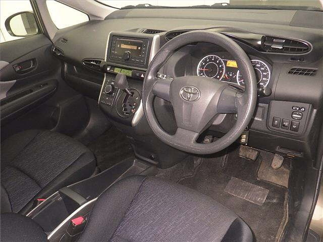 TOYOTA WISH 2011
