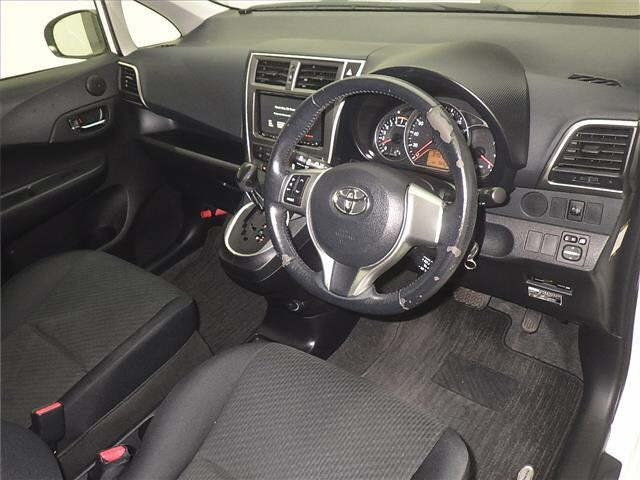TOYOTA RACTIS 2013