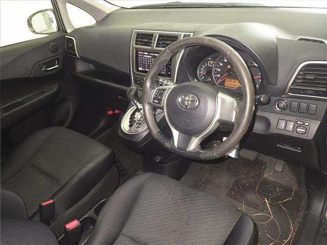TOYOTA RACTIS 2013