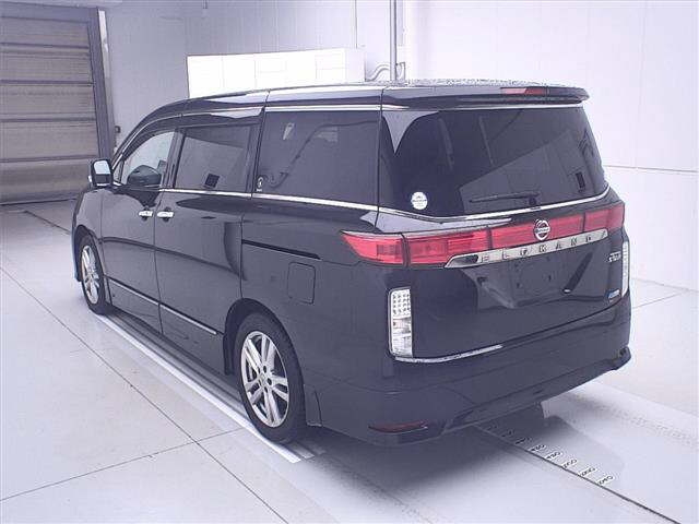 NISSAN ELGRAND 2011