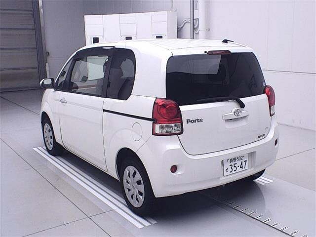 TOYOTA PORTE 2015