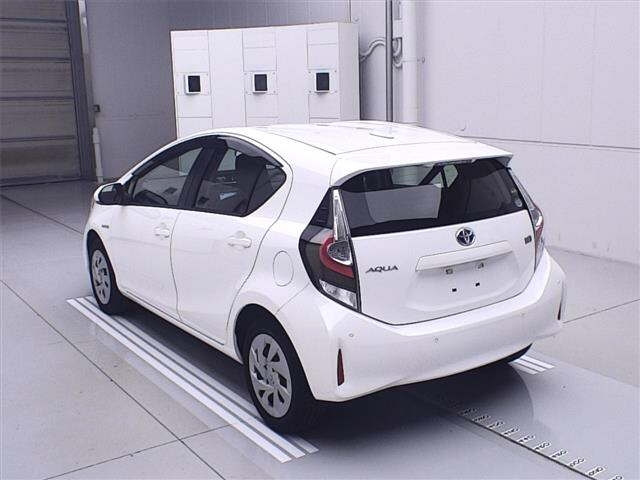 TOYOTA AQUA 2020