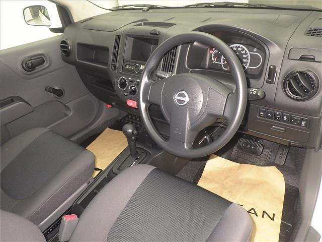 NISSAN AD 2024