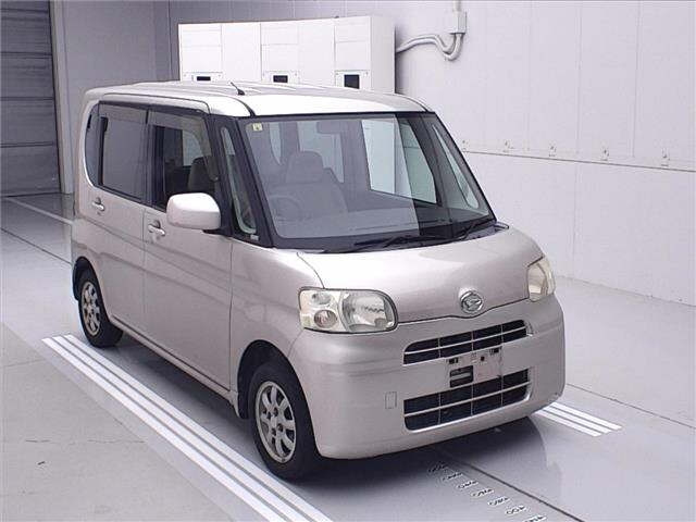 DAIHATSU TANTO 2009