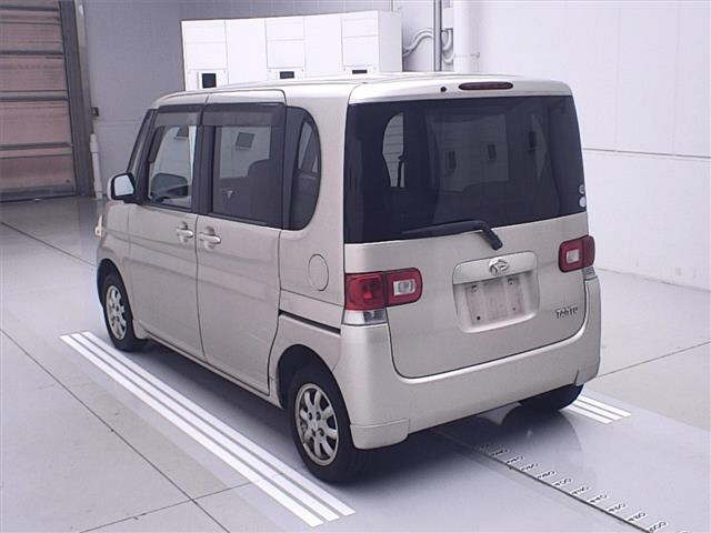 DAIHATSU TANTO 2009